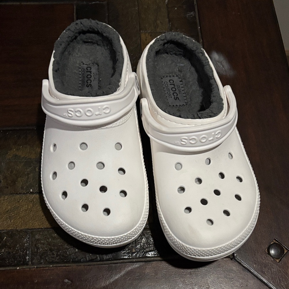CROCS women’s White Slippers